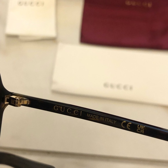 NEW GUCCI SUNGLASSES - Picture 9 of 11